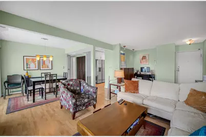 10735 W 5th Avenue #404, Countryside, IL 60525 - Photo 6