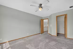 1465 Meadowsedge Ln, Carpentersville, IL 60110 - Photo 18
