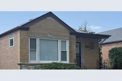 8926 S Paxton Avenue, Chicago, IL 60617 - Photo 2