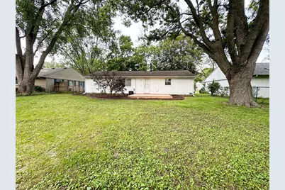 810 Fairoaks Drive, Champaign, IL 61821 - Photo 2