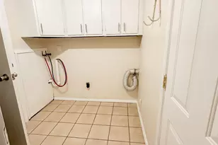 810 Fairoaks Dr, Champaign, IL 61821 - Photo 8