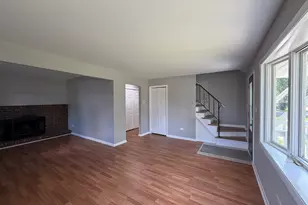 321 Janet Ave, Darien, IL 60561 - Photo 6