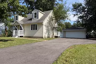 321 Janet Ave, Darien, IL 60561 - Photo 2