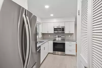 930 Dorncliff Lane, Buffalo Grove, IL 60089 - Photo 12