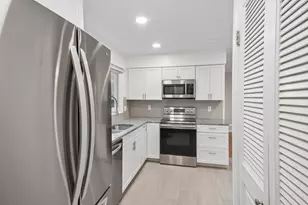 930 Dorncliff Ln, Buffalo Grove, IL 60089 - Photo 12