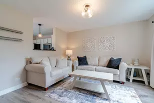 164 Holiday Ln, Hainesville, IL 60073 - Photo 4