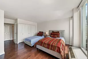 111 E Chestnut St, Chicago, IL 60611 - Photo 16