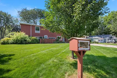 303 Central Avenue, Aurora, IL 60506 - Photo 4