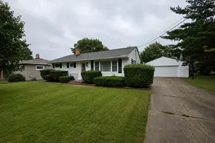 735 Maple St, Marengo, IL 60152 - Photo 1