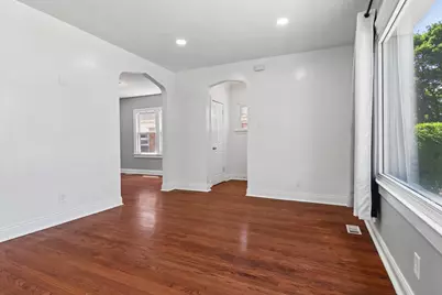 9913 S Parnell Avenue, Chicago, IL 60628 - Photo 4