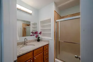 934 E 55th St, Chicago, IL 60615 - Photo 10