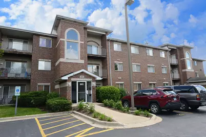 881 N Swift Road #306, Addison, IL 60101 - Photo 2