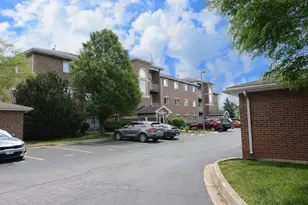 881 N Swift Rd, Addison, IL 60101 - Photo 4