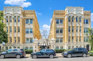 4240 N Clarendon Ave, Chicago, IL 60613 - Photo 1
