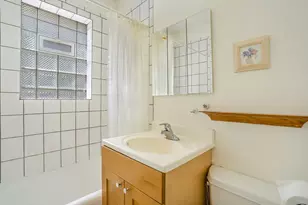 4240 N Clarendon Ave, Chicago, IL 60613 - Photo 10