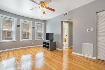 4240 N Clarendon Avenue #307N, Chicago, IL 60613 - Photo 4