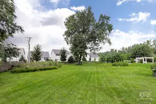 3S664 Delles Rd, Naperville, IL 60563 - Photo 8
