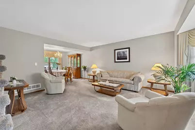 139 S Greenview Avenue, Mundelein, IL 60060 - Photo 6