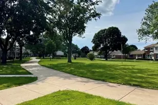 262 Station Dr, Wood Dale, IL 60191 - Photo 2