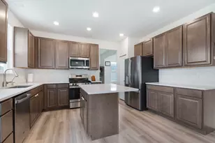 2411 Fairfield Ave, Yorkville, IL 60560 - Photo 8