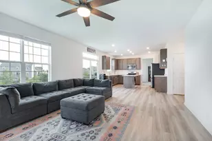 2411 Fairfield Ave, Yorkville, IL 60560 - Photo 10