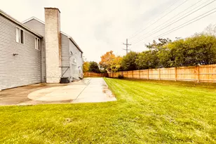 4591 Hatch Ln, Lisle, IL 60532 - Photo 16