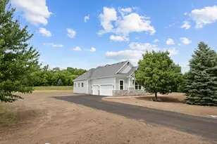 2907 Pioneer Oaks Dr, Ringwood, IL 60072 - Photo 32