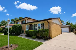 64 Peyton Dr, Chicago Heights, IL 60411 - Photo 2