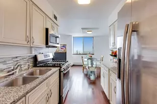 40 N Tower Rd, Oak Brook, IL 60523 - Photo 12