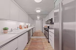 161 E Chicago Ave, Chicago, IL 60611 - Photo 6