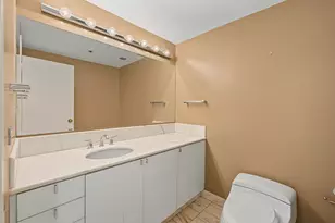 161 E Chicago Ave, Chicago, IL 60611 - Photo 20