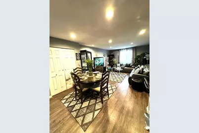 105 W Elk Trail #105, Carol Stream, IL 60188 - Photo 8