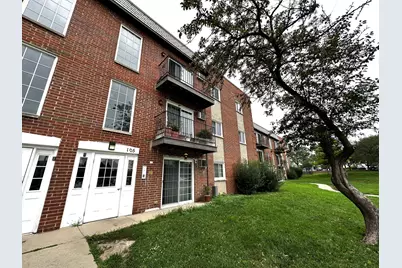 105 W Elk Trail #105, Carol Stream, IL 60188 - Photo 2