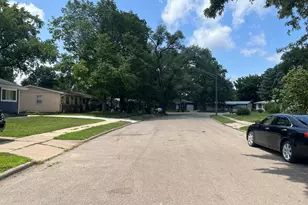 2916 Cameron Ave, Rockford, IL 61101 - Photo 2