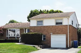 920 Park Dr, Melrose Park, IL 60160 - Photo 2