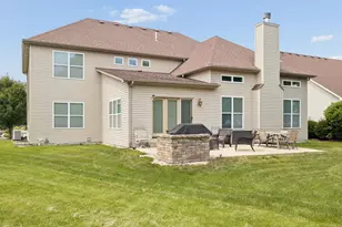 12237 Winterberry Ln, Plainfield, IL 60585 - Photo 2