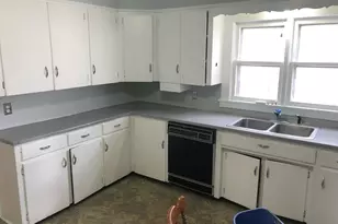 708 E 11th St, Centralia, IL 62801 - Photo 14