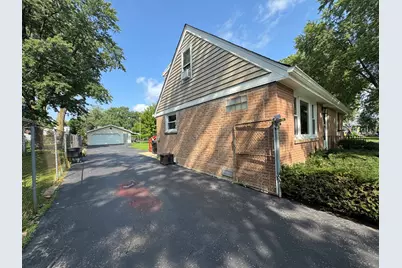 6806 Maple Court, Bridgeview, IL 60455 - Photo 2