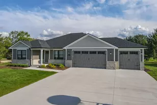 3172 Sun Valley Dr, Kankakee, IL 60901 - Photo 2