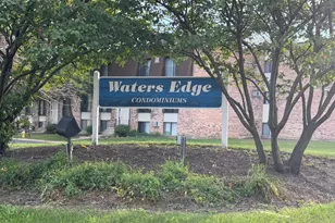 164 S Waters Edge Dr, Glendale Heights, IL 60139 - Photo 2