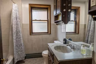 7047 N 26th Pkwy, Berwyn, IL 60402 - Photo 16