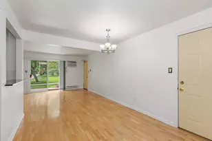 522 E Spruce Dr, Palatine, IL 60074 - Photo 2