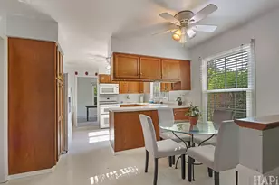 824 Paine Ave, Lindenhurst, IL 60046 - Photo 6