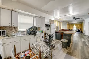 1702 W 71st St, Chicago, IL 60636 - Photo 6