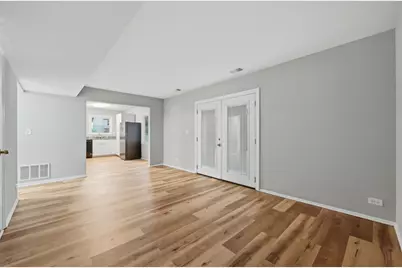 5039 Chambers Drive, Hoffman Estates, IL 60010 - Photo 6