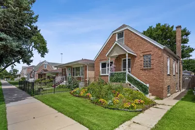 10029 S Indiana Avenue, Chicago, IL 60628 - Photo 2