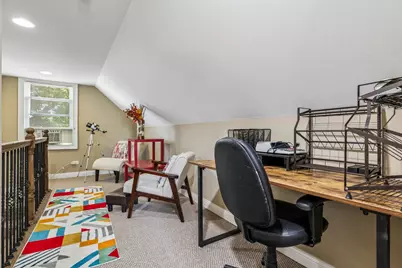 10029 S Indiana Avenue, Chicago, IL 60628 - Photo 8
