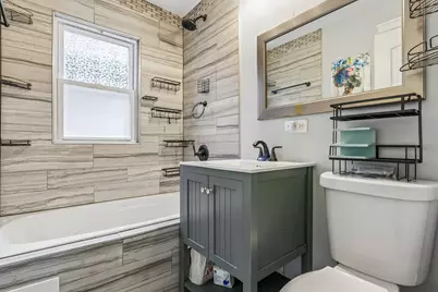 10029 S Indiana Avenue, Chicago, IL 60628 - Photo 12