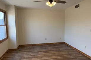 655 Hill St, Sycamore, IL 60178 - Photo 10
