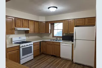 655 Hill Street, Sycamore, IL 60178 - Photo 2